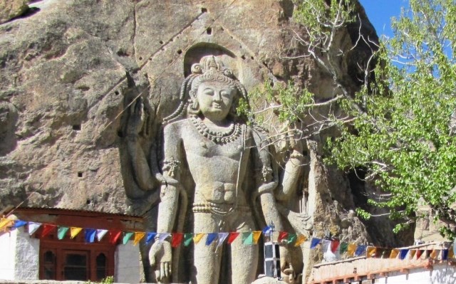 Posąg Maitrei w Mulbekh
